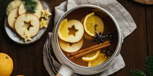 Glühwein (Ζεστό, γλυκό κρασί) / Φωτογραφία: Unsplash