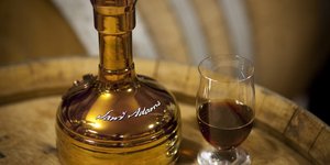 Μικρός αριθμός ζυθοποιών αφιερώνει χρόνο και πόρους στη δημιουργία μπυρών υψηλότατης περιεκτικότητας σε αλκοόλ / SAM ADAMS