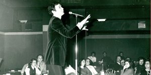 Η δεκαετία του ’80 ήταν αυτή που μετέτρεψε τη Μέδουσα από μια συνηθισμένη μπουάτ σε σημείο αναφοράς. Ο βασικός λόγος ήταν η συστηματική παρουσία του Γιώργου Μαρίνου / FACEBOOK