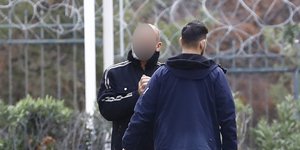 Στην Ευελπίδων 60χρονος που συνελήφθη για τη δολοφονία της 87χρονης μητέρας του στο Κολωνάκι