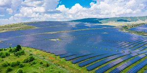 Η δυναμική ανάπτυξη στις ΑΠΕ αναβάθμισε και τον στόχο για 1,5GW έργων σε λειτουργία έως το 2028 