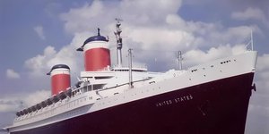 Σε μια εποχή που τα σύγχρονα κρουαζιερόπλοια ταξιδεύουν πολύ πιο αργά για λόγους κόστους και κατανάλωσης καυσίμων, το SS United States μοιάζει σχεδόν με θρύλο από μια άλλη τεχνολογική εποχή / WIKIPEDIA