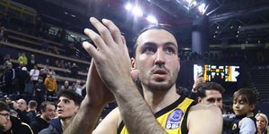 Κατσίβελης και Σίλβα οδήγησαν σε νίκη την ΑΕΚ επί του Άρη με 82-76