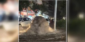 Ο αγωγός... σιντριβάνι στην Καλλιθέα