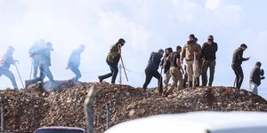 Αγρότες και κτηνοτρόφοι μπήκαν στην πίστα του αεροδρομίου στο Ηράκλειο 