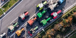 Farmers remaining at Nikea roadblock through the holiday season