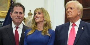 To ζευγάρι που θέλει να δώσει χρήματα σε 25 εκατομμύρια παιδιά