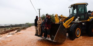 Απεγκλωβισμός Μάνδρα