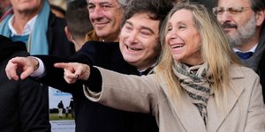 Ο πρόεδρος της Αργεντινής Χαβιέρ Μιλέι με την αδελφή του Καρίνα 