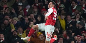 Στην κορυφή της Πρέμιερ Λιγκ η Άρσεναλ 