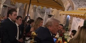 Σπάνια εμφάνιση του Μπάρον Τραμπ