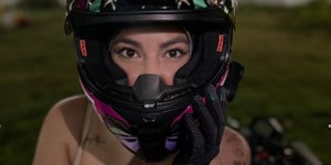 Σκοτώθηκε η δημοφιλής influencer «Bikergirl» σε τροχαίο