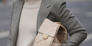 Πώς γίνεται το μπεζ σακάκι χειμωνιάτικο -Οι συμβουλές της Style Expert