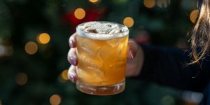 Συνταγή για bourbon punch: Το πιο χριστουγεννιάτικο κοκτέιλ