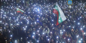 Χιλιάδες πολίτες διαδήλωσαν στη Βουλγαρία κατά της διαφθοράς