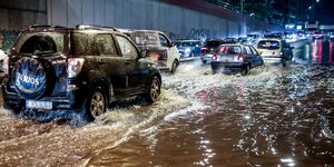 Η κακοκαιρία Byron έπληξε και τη νύχτα την Αττική