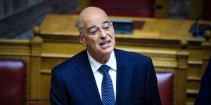 Ο Νίκος Δένδιας στη Βουλή