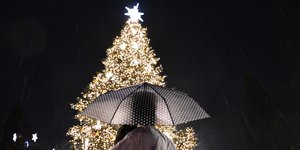 Το χριστουγεννιάτικο δέντρο στην πλατεία Συντάγματος