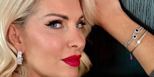 Ελένη Μενεγάκη: Ο ιδιαίτερος τρόπος που ευχήθηκε για τις γιορτές -Μαζί με τον Μάκη Παντζόπουλο