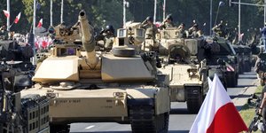 Πολωνικά τεθωρακισμένα σε παρέλαση