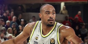 Ανατροπή από το -17 και τεράστιο «διπλό» για τη Φενέρμπαχτσε με 92-86 την Μονακό 