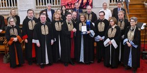 Το ΕΚΠΑ αναγόρευσε τη Μαρία Φαραντούρη σε επίτιμη διδάκτορα