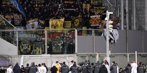 Οπαδοί της ΑΕΚ στο ματς με τη Φιορεντίνα