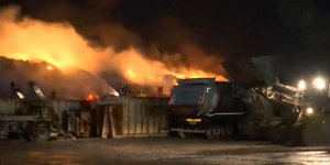 Σε εξέλιξη φωτιά σε εταιρεία με ανακυκλώσιμα υλικά στη Θεσσαλονίκη