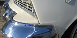 Οι ογκώδεις, εμφανείς μεταλλικές κατασκευές που χαρακτήριζαν τα  αυτοκίνητα των προηγούμενων γενεών έχουν σχεδόν εξαφανιστεί. Γιατί; / PEXELS