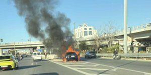 φωτιά αμάξι παραλιακή