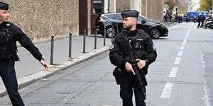 Αστυνομικοί πυροβόλησαν και σκότωσαν έναν 26χρονο που απειλούσε με μαχαίρι περαστικούς στο Αιάκειο 