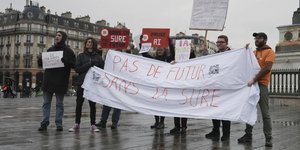 διαδηλωτες παρισι