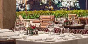 Στο εστιατόριο του ιστορικού ξενοδοχείου «Μεγάλη Βρεταννία»