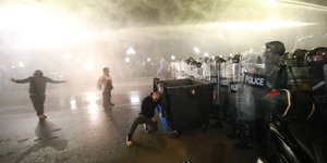 Καταστολή διαδήλωσης με αύρες στην πρωτεύουσα της Γεωργίας