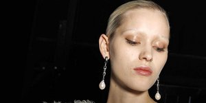 Γιατί ο Δεκέμβριος είναι ο πιο δύσκολος μήνας για το δέρμα και πώς να το θωρακίσετε