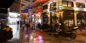 γωνιακο μαγαζι