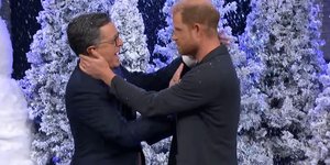  Ο πρίγκιπας Χάρι στον Στίβεν Κολμπέρ