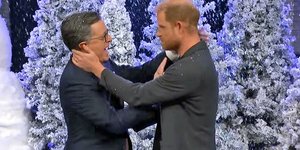  Ο πρίγκιπας Χάρι στον Στίβεν Κολμπέρ