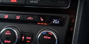 Διακόπτης θερμαινόμενων καθισμάτων 