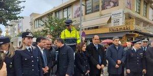 Υπό βροχή τηρήθηκε το έθιμο της «βαρέλας» με τον τροχονόμο 