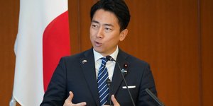 Ο υπουργός Άμυνας της Ιαπωνίας Σίντζιρο Κοϊζούμι