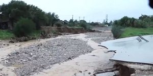 Κατεστραμμένος δρόμος Νέα Πέραμος