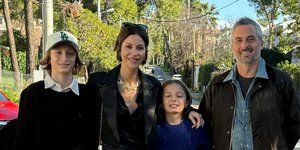 Σοφία Καρβέλα: Στην Αθήνα για τα Χριστούγεννα μαζί με τον Θανάση Πανουργιά και τα παιδιά τους