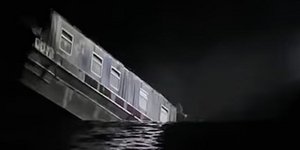 Η στιγμή που η καταβόθρα κατάπιε κανάλι στην Αγγλία