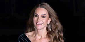 Η Κέιτ Μίντλετον αφήνει το signature hair look της και υιοθετεί το αξεσουάρ μαλλιών που λατρεύει η Gen Z