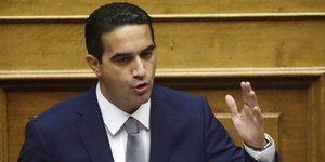 Ο Μιχάλης Κατρίνης στην Βουλή