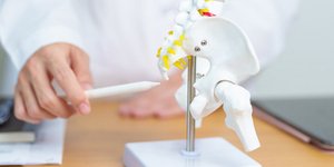 Kύστη κόκκυγoς: Αίτια, συμπτώματα και θεραπεία