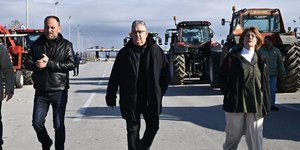 Ο γ.γ του ΚΚΕ Δημ. Κουτσούμπας στα μπλόκα αγροτών στη Φθιώτιδα