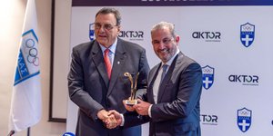 Ισίδωρος Κούβελος, Αλέξανδρος Εξάρχου