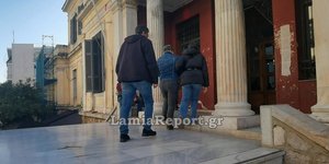 Στα δικαστήρια Λαμίας η αγρότισσα που απειλούσε πολιτικούς και αστυνομικούς μέσω βίντεο στο TikTok